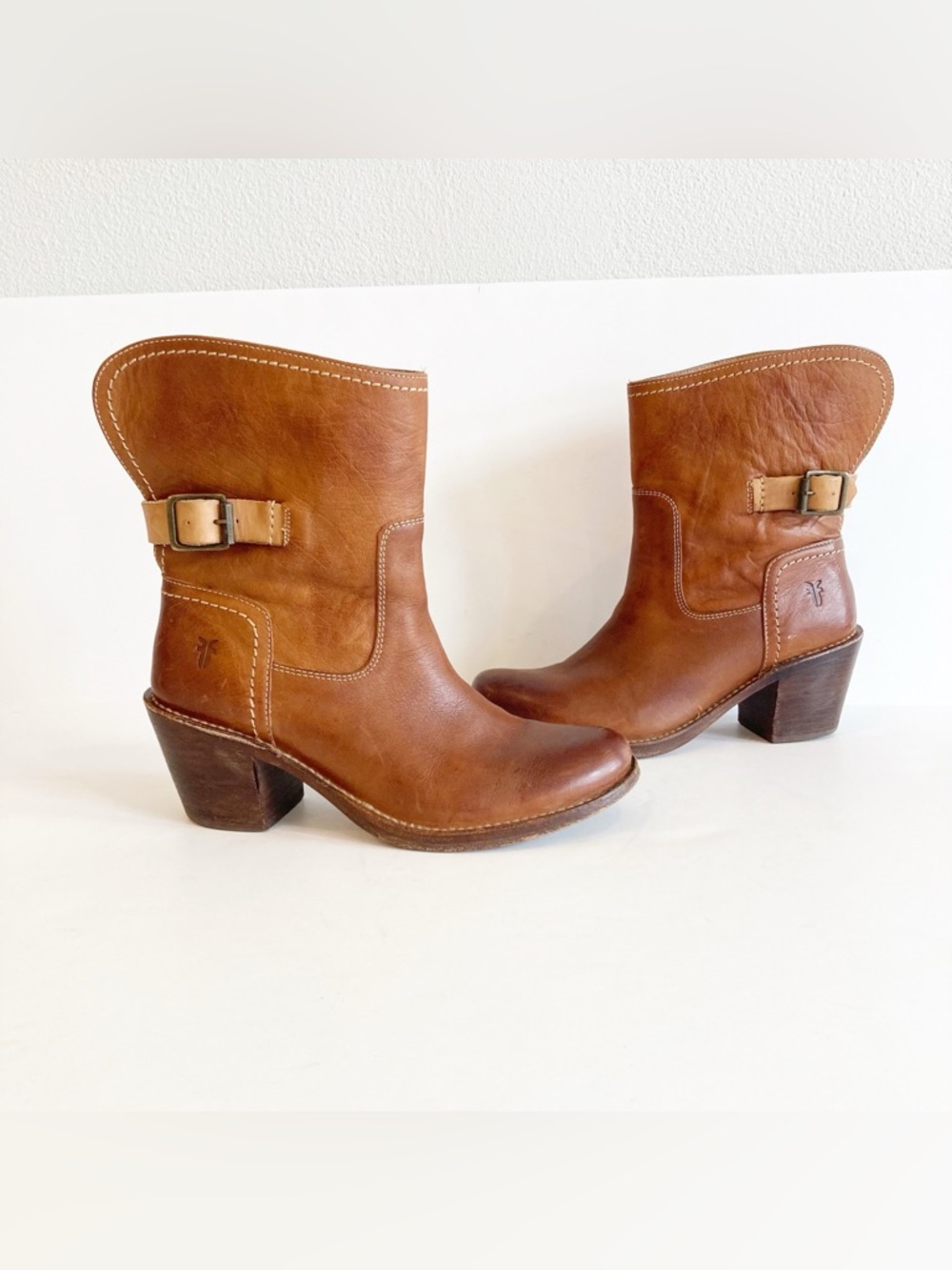 Frye Carmen Leather Bootie Tan Heeled Shortie Buckle Ankle Brown 77841 Size 7